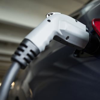 Welke verzekeringen zijn (on)misbaar voor tank- en energiestations?